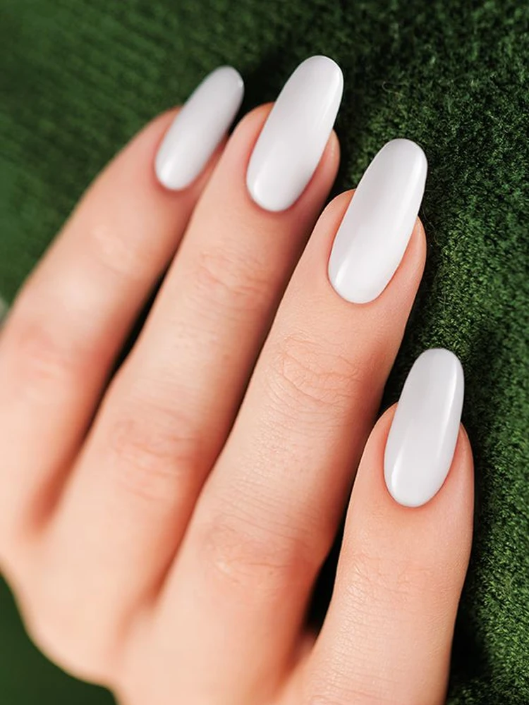 Victoria VYNN Pure Creamy Hybrid Gel Polish No. 262 Stella Mozzarella 4 victoria vynn pure creamy hybrid pomodoro collection no. 262 stella mozzarella