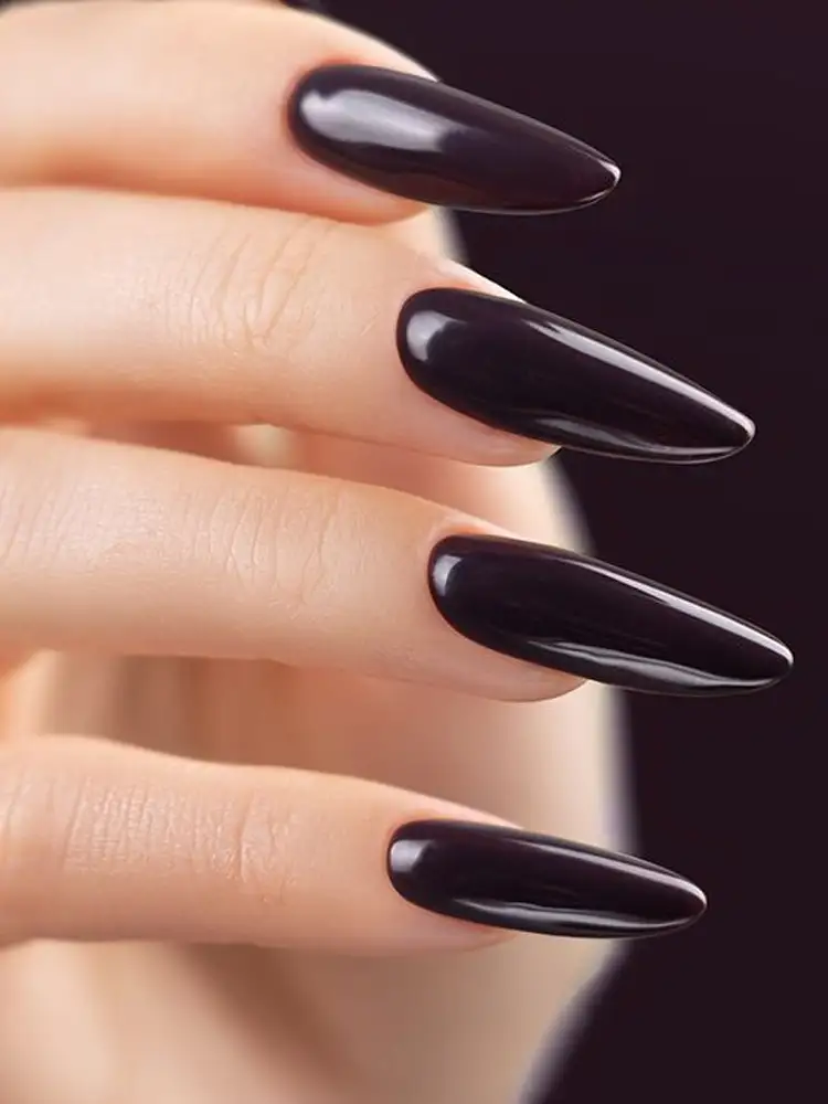 VYNN Pure Creamy Hybrid Gel Polish No. 247 In the Dark 4 victoria vynn pure creamy hybrid fall 2023 earthy collection no. 248 1