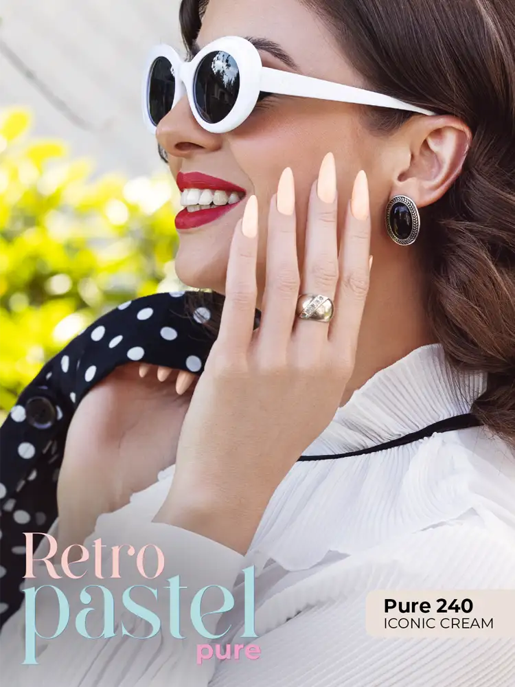 victoria vynn pure creamy hybrid white light creamy peach gel polish iconic cream no. 240. webp 2