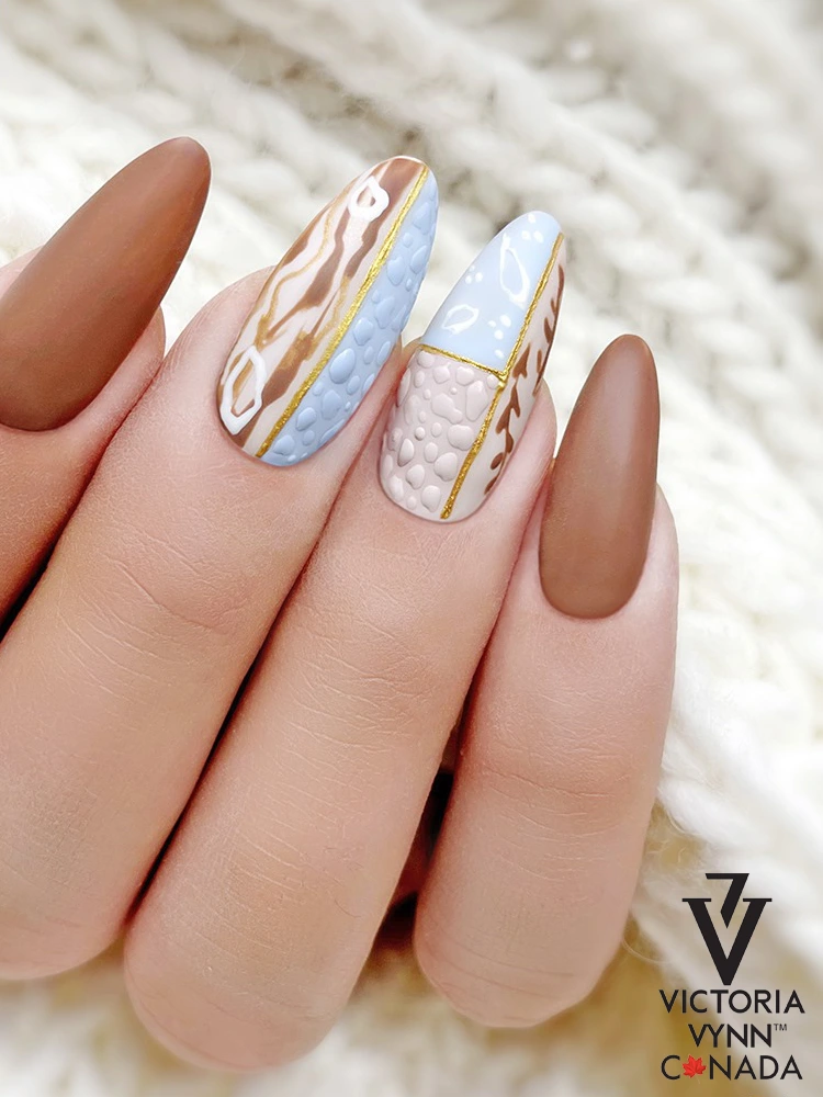 Las mejores uñas en tono marrón claro: Victoria VYNN Pure Creamy Hybrid 044 Warm Brown