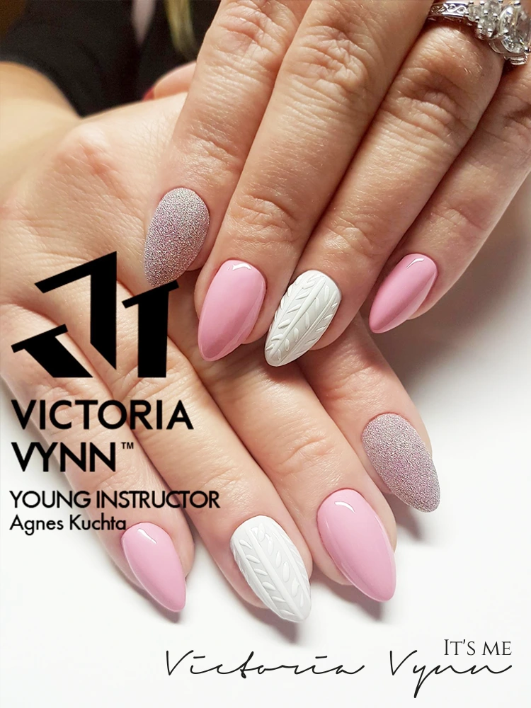 Les plus beaux ongles « Pink Lotus » de Victoria Vynn : Pure 010 Pink Glamour