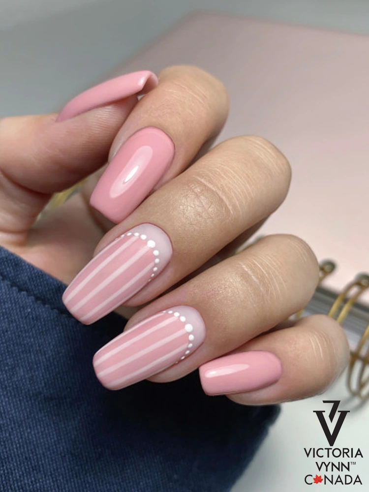 Ongles en gel rose très délicats Victoria VYNN Pure Creamy Hybrid 011 Gentle Pink