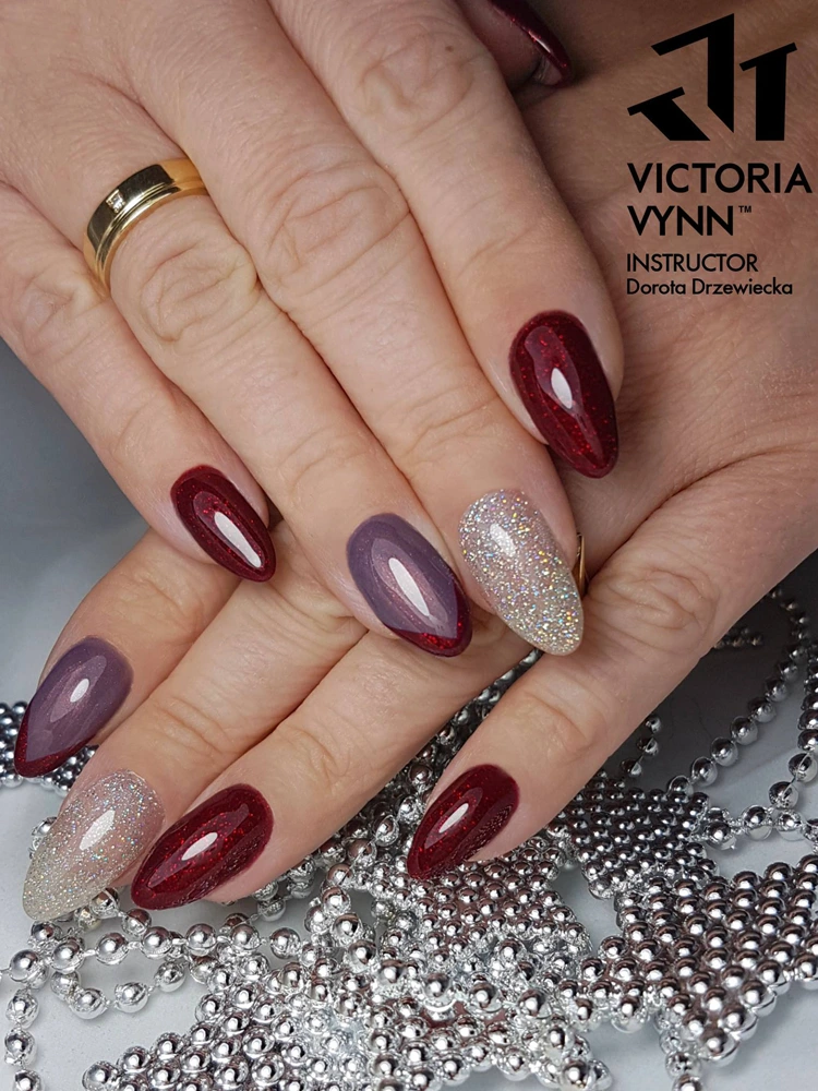 Uñas multicolores y brillantes: Victoria VYNN Pure Creamy Hybrid 038 Star Event