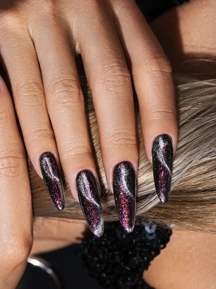 Hermoso esmalte en gel morado con efecto ojo de gato «Victoria Vynn Party Flash» n.º 357