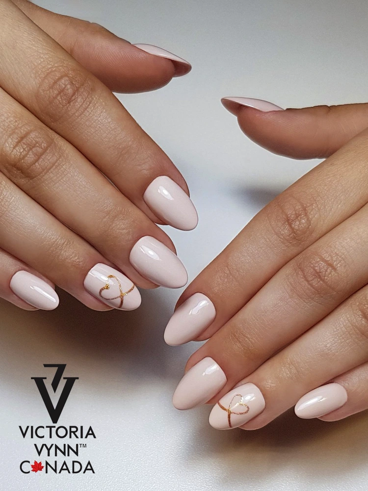 Las mejores uñas en tono rosa nude: Victoria VYNN Pure Creamy Hybrid Toasted Almond 074