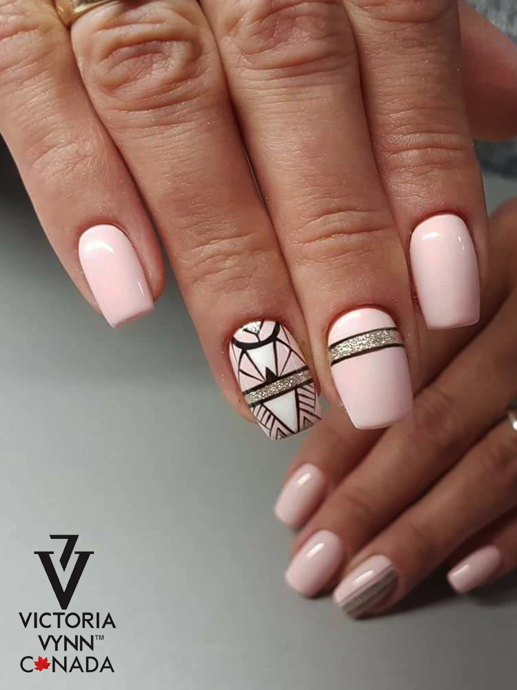 Las mejores uñas en tono rosa empolvado: Victoria VYNN Pure Creamy Hybrid 073 Powder Pink