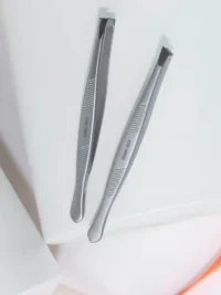 Pince à sourcils Staleks