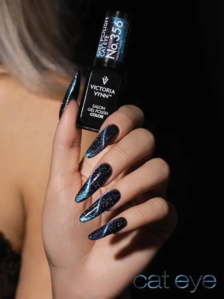 Impresionante esmalte en gel azul con efecto ojo de gato de Victoria Vynn, esmalte en gel con efecto ojo de gato 356 Night Flash
