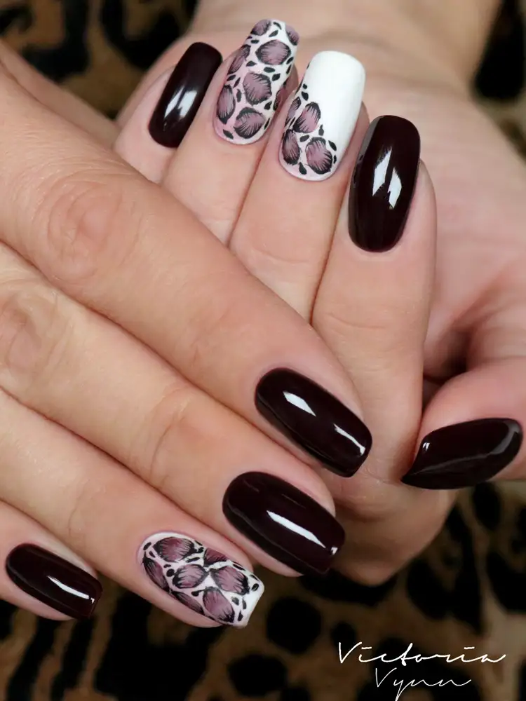 Victoria VYNN Esmalte en gel para uñas «Pure dark chocolate truffle» 136 dark truffle
