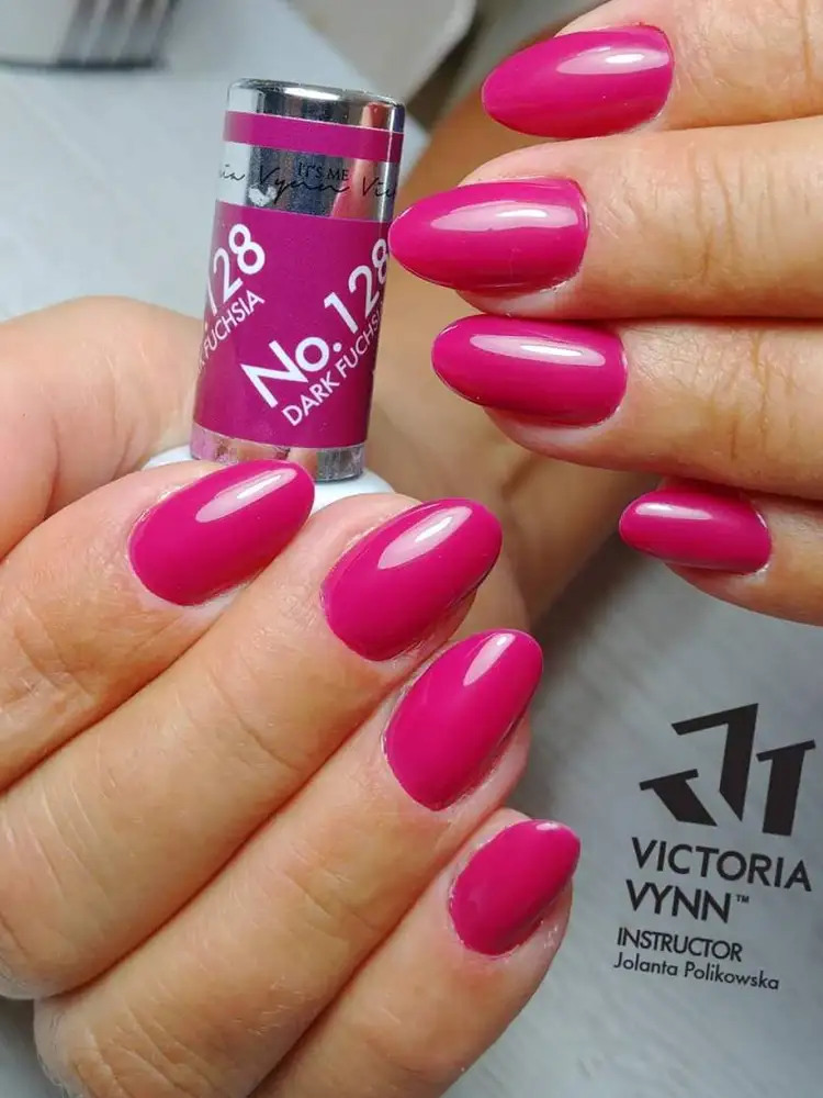 Esmalte en gel Victoria VYNN Pure Dark Fuchsia, textura cremosa, n.º 128